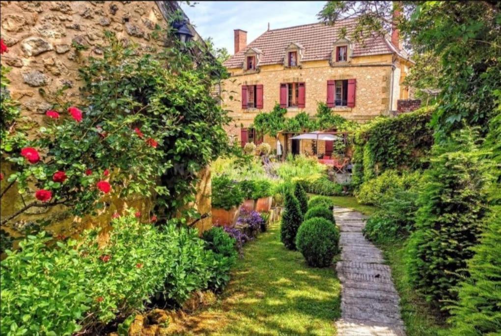 La Forge, Le Banquet Aux Eyzies Vila Les Eyzies Exterior foto