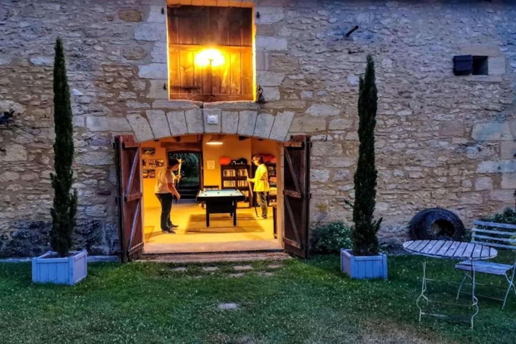 La Forge, Le Banquet Aux Eyzies Vila Les Eyzies Exterior foto